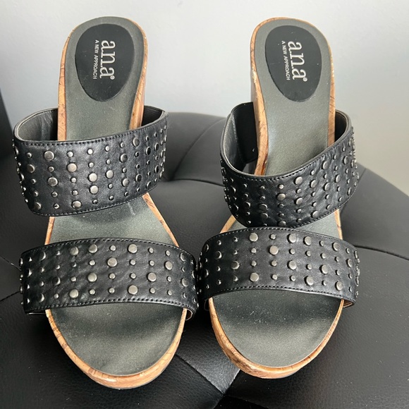 a.n.a Shoes - Gently Used ANA Size 9.5 women’s wedge sandals